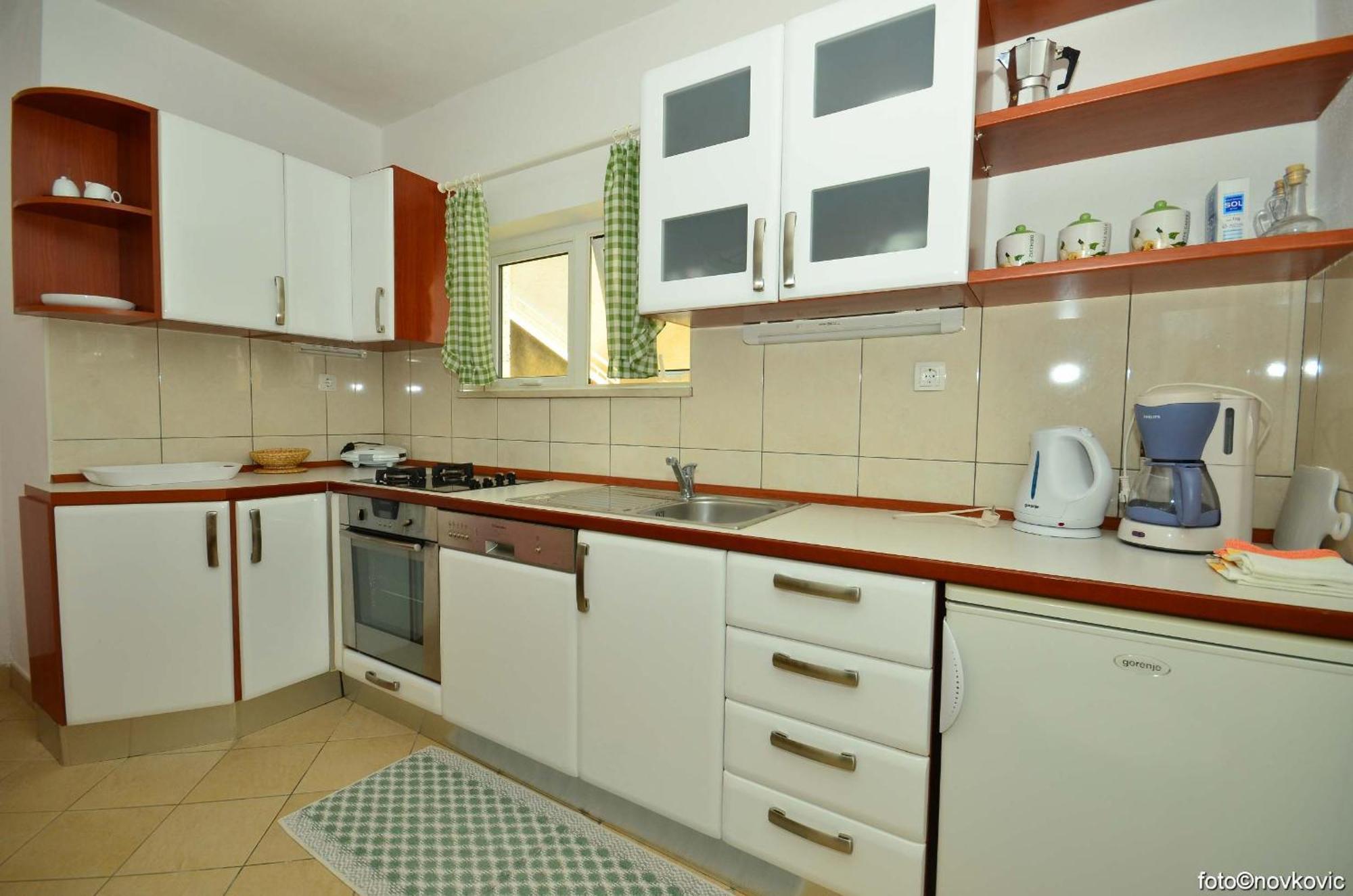 Apartments Fani Kanun Bol Exterior photo
